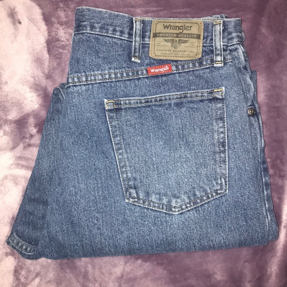 Wrangler Other - Wrangler Relaxed Fit Jeans 38X34